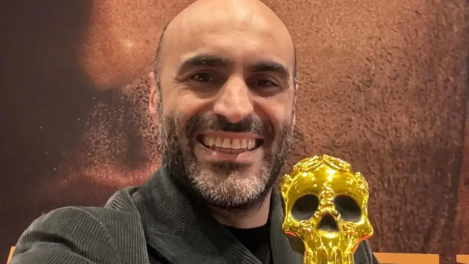 Masum Bir Cam Sehpa Hayatlarını Nasıl Kararttı Sürpriz Finaliyle Cam Sehpa (1)