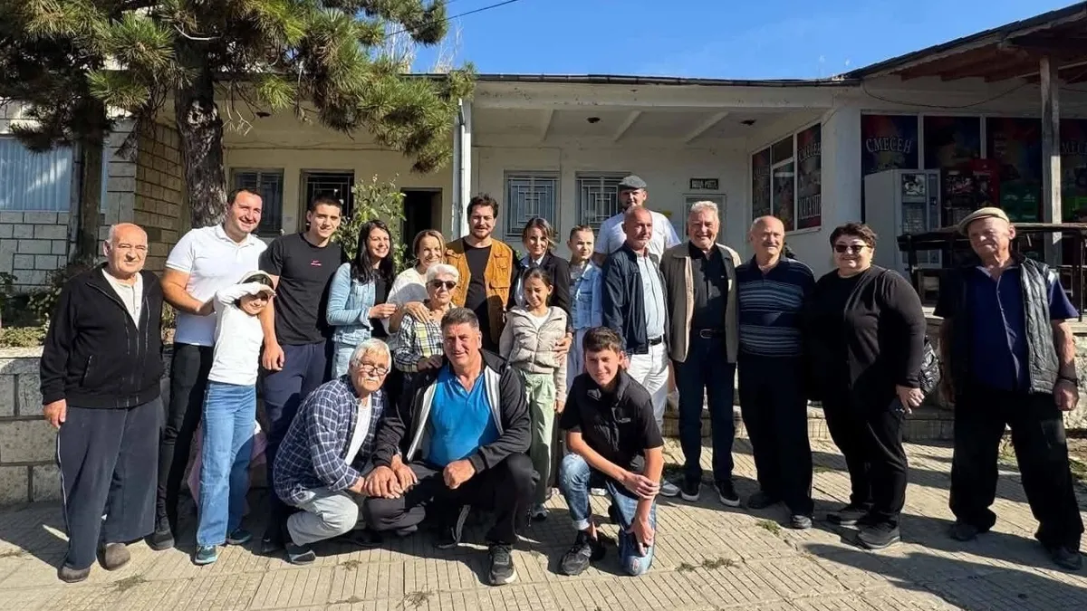 Çağatay Ulusoy Anne Ve Babasıyla Bulgaristan’a Gitti! İşte Ziyaretin Nedeni (1)